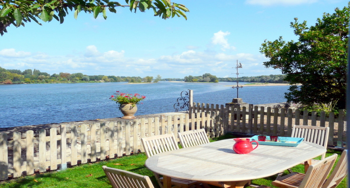 Jardin avec vue sur la Loire